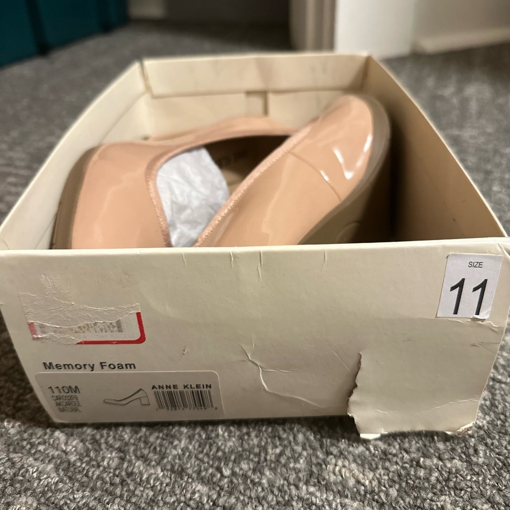 Anne Klein Women's Tan Heels